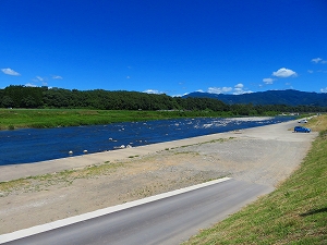 2025年平常のおとり屋前